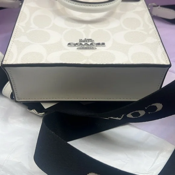 🆕🛍️Coach 🛍️🆕 - Picture 11 of 17